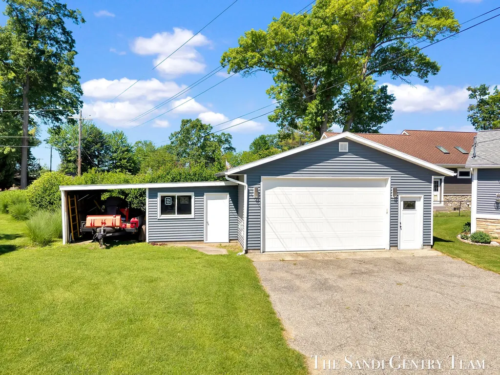 7 Circle Drive Fruitport Charter Township MI 49415