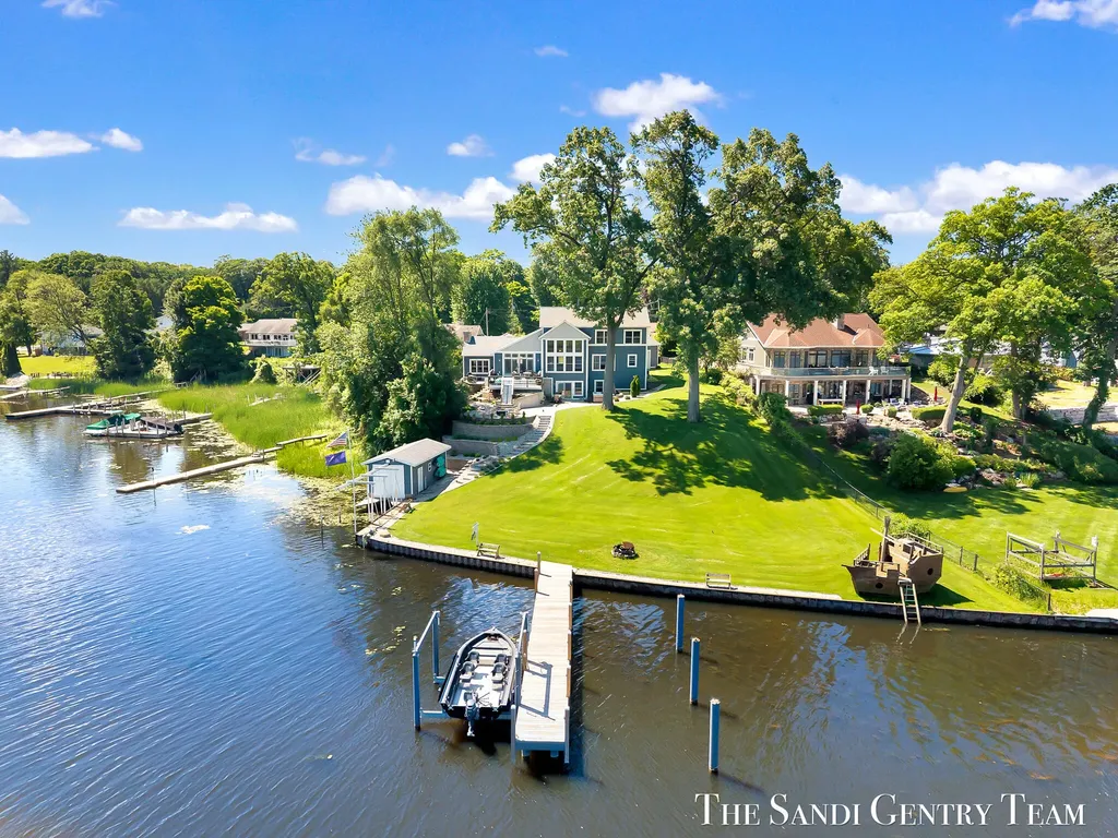 7 Circle Drive Fruitport Charter Township MI 49415