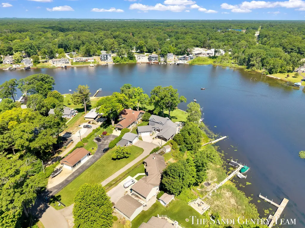 7 Circle Drive Fruitport Charter Township MI 49415