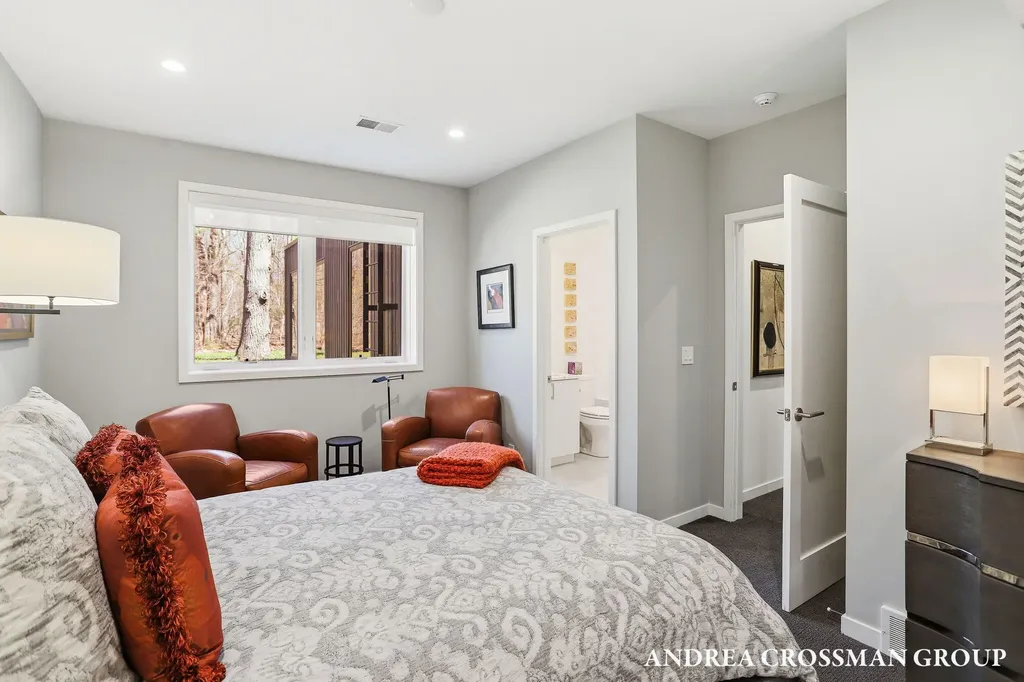 6919 Bendemeer Drive Saugatuck Township MI 49408