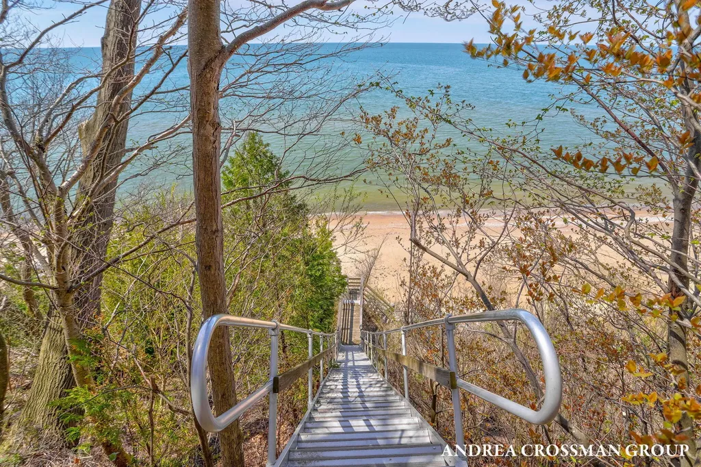 6919 Bendemeer Drive Saugatuck Township MI 49408