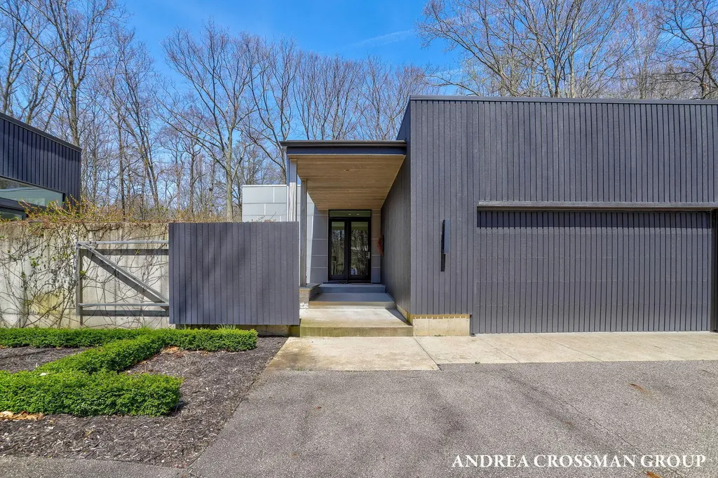 6919 Bendemeer Drive Saugatuck Township MI 49408