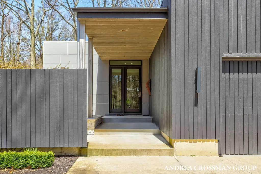 6919 Bendemeer Drive Saugatuck Township MI 49408