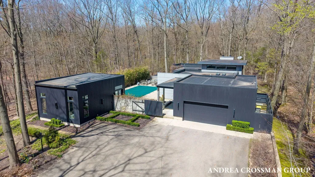6919 Bendemeer Drive Saugatuck Township MI 49408