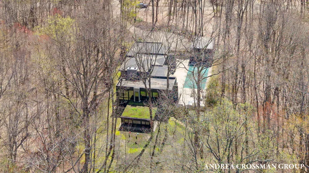 6919 Bendemeer Drive Saugatuck Township MI 49408