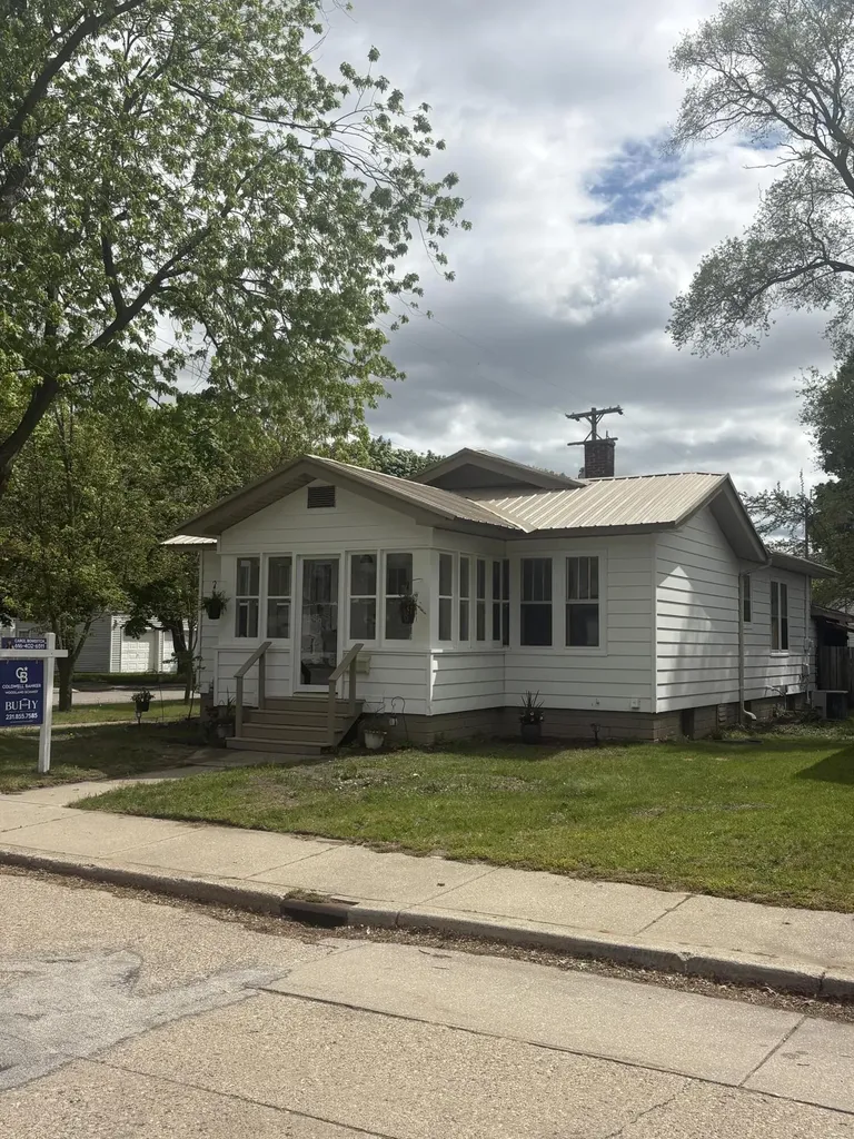 2208 Torrent Street Muskegon City MI 49441