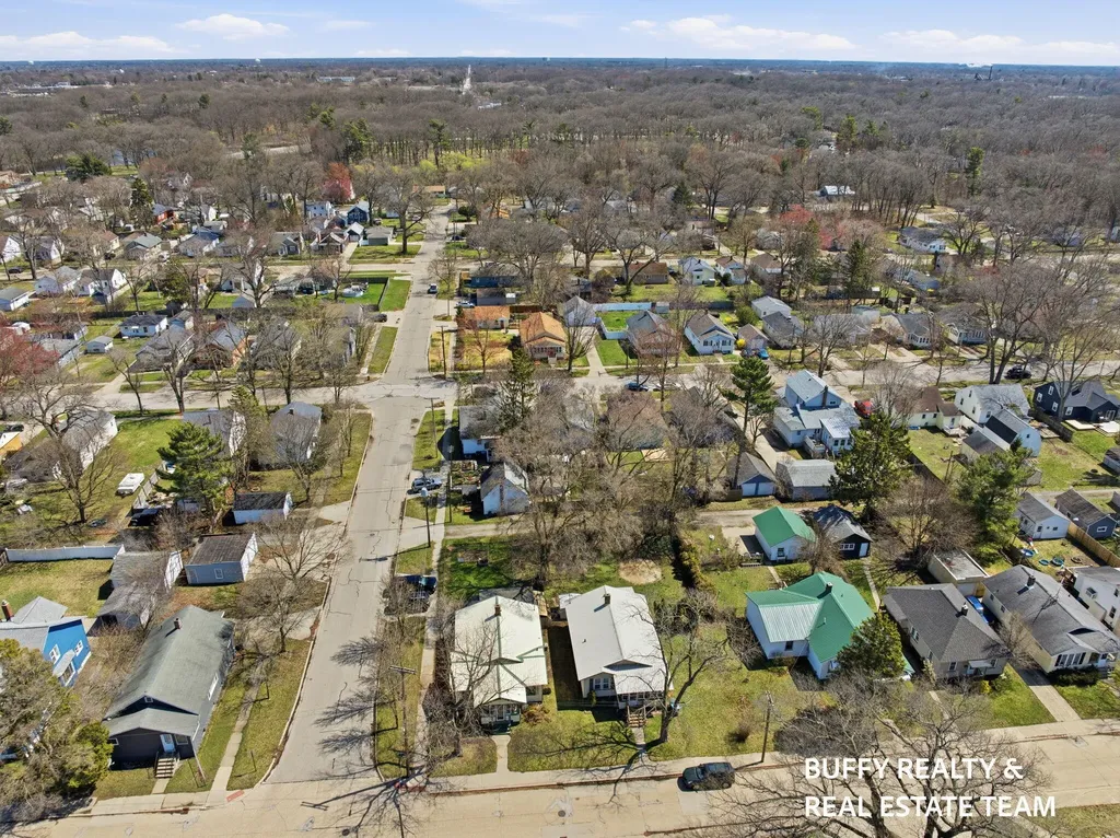 2208 Torrent Street Muskegon City MI 49441
