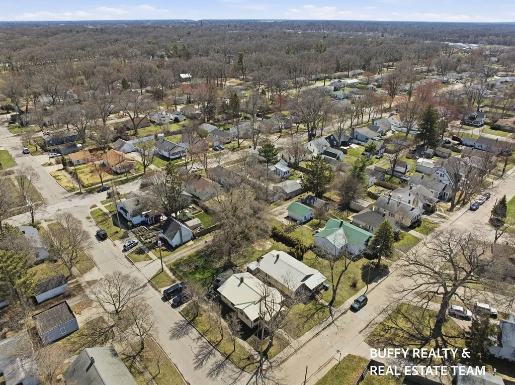 2208 Torrent Street Muskegon City MI 49441