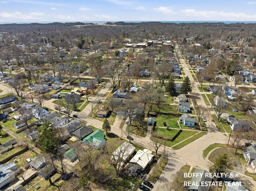 2208 Torrent Street Muskegon City MI 49441