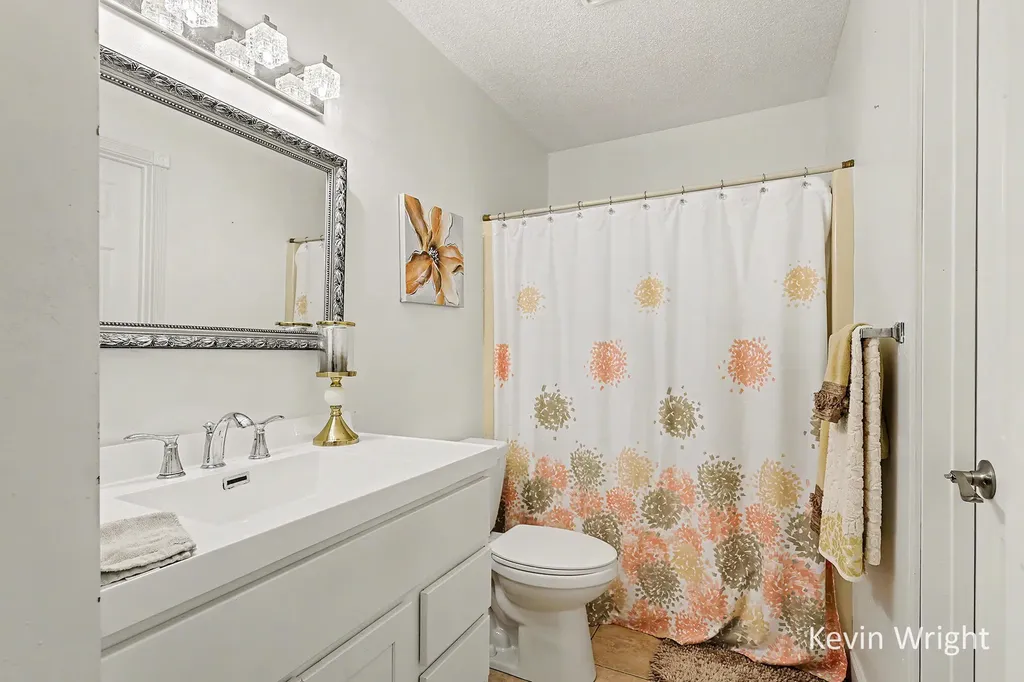 1374 W Norton Avenue Roosevelt Park City MI 49441