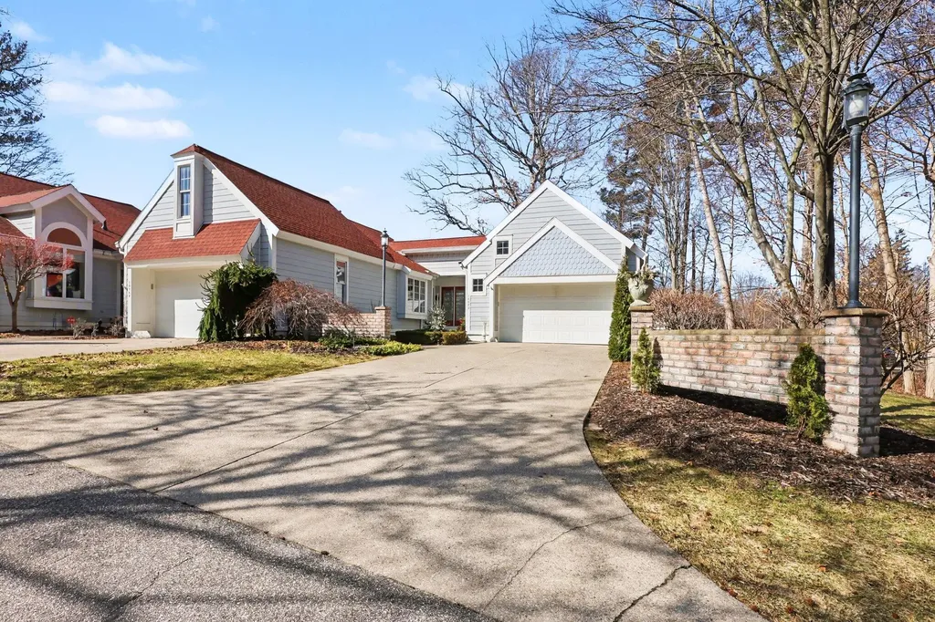 16840 Landing Drive Ferrysburg City MI 49456