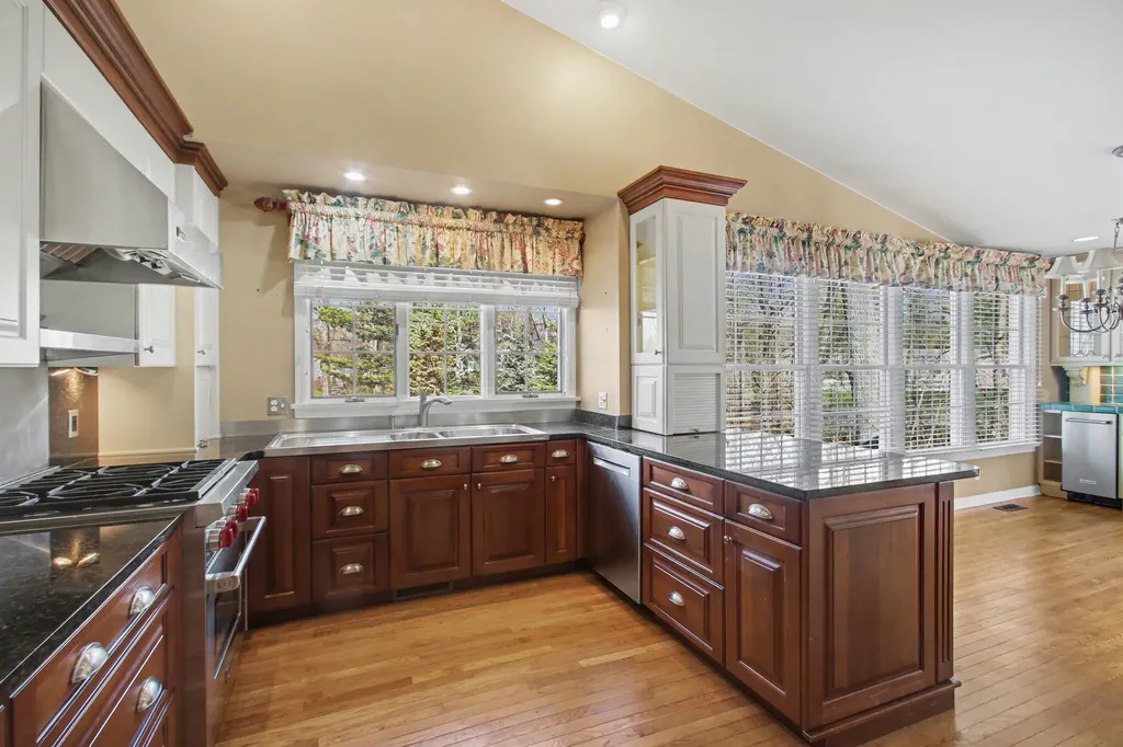 16840 Landing Drive Ferrysburg City MI 49456
