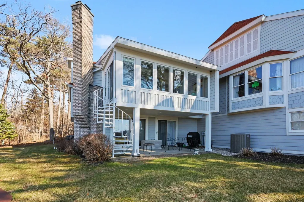 16840 Landing Drive Ferrysburg City MI 49456