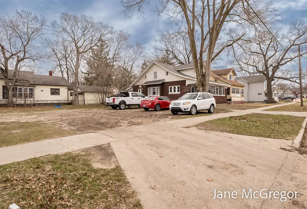 1350 Arthur Street Muskegon City MI 49442