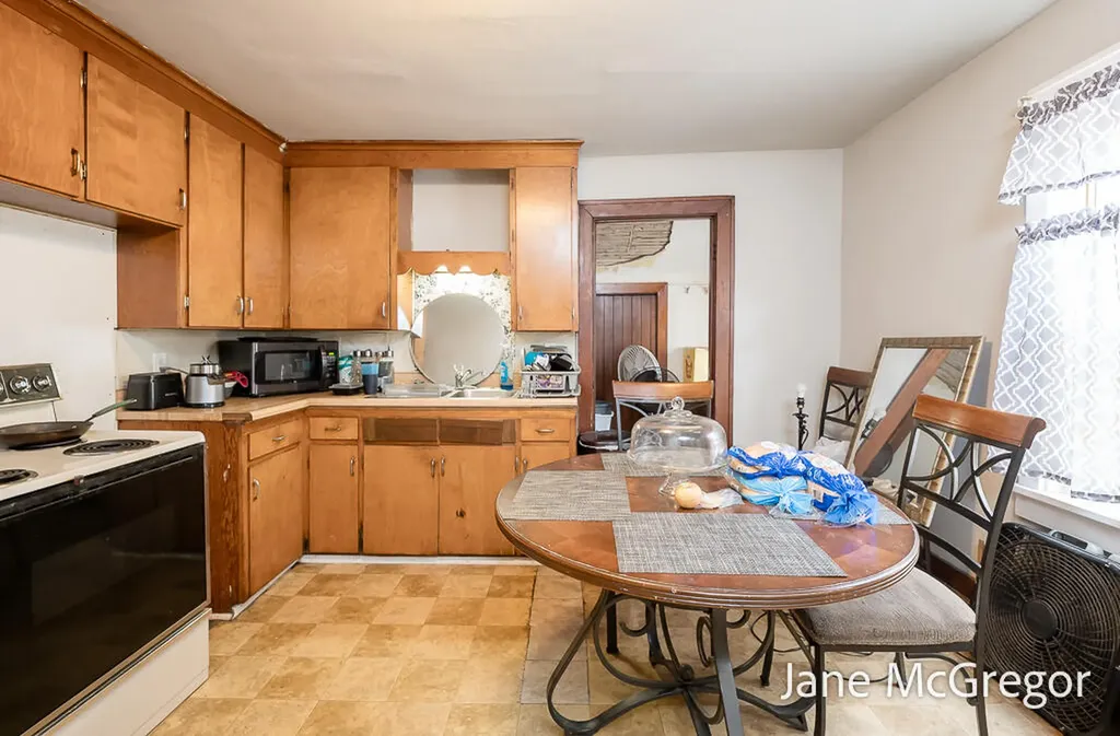 1350 Arthur Street Muskegon City MI 49442