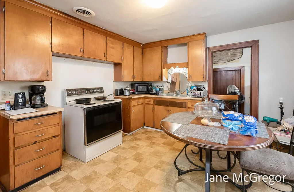 1350 Arthur Street Muskegon City MI 49442