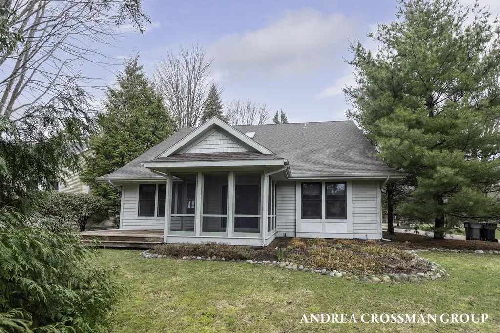 2286 Perry Street Park Township MI 49424
