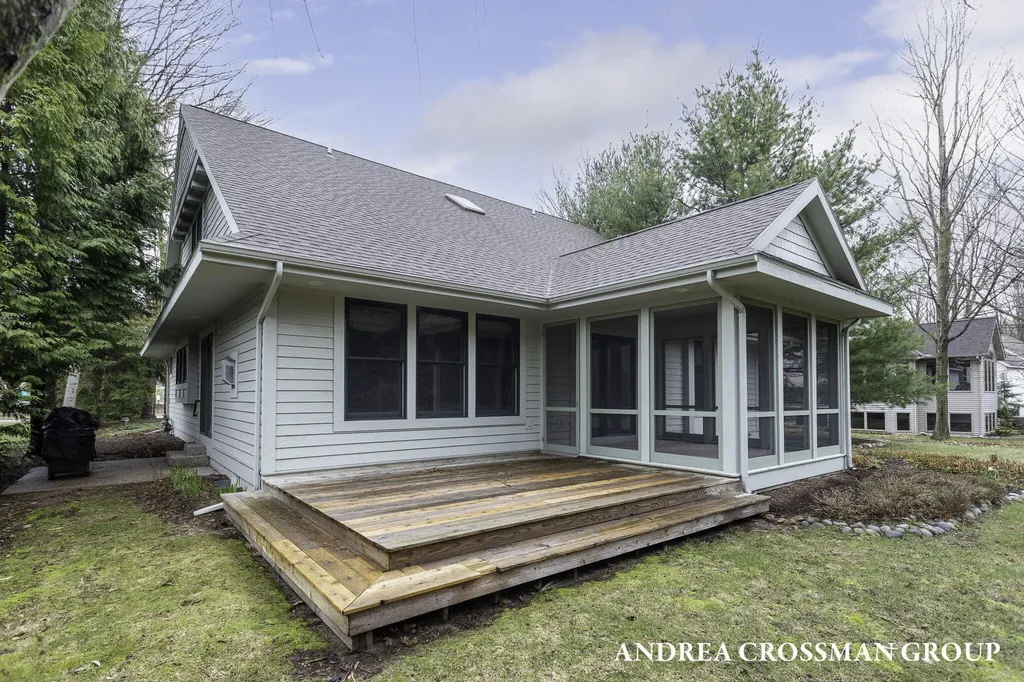 2286 Perry Street Park Township MI 49424