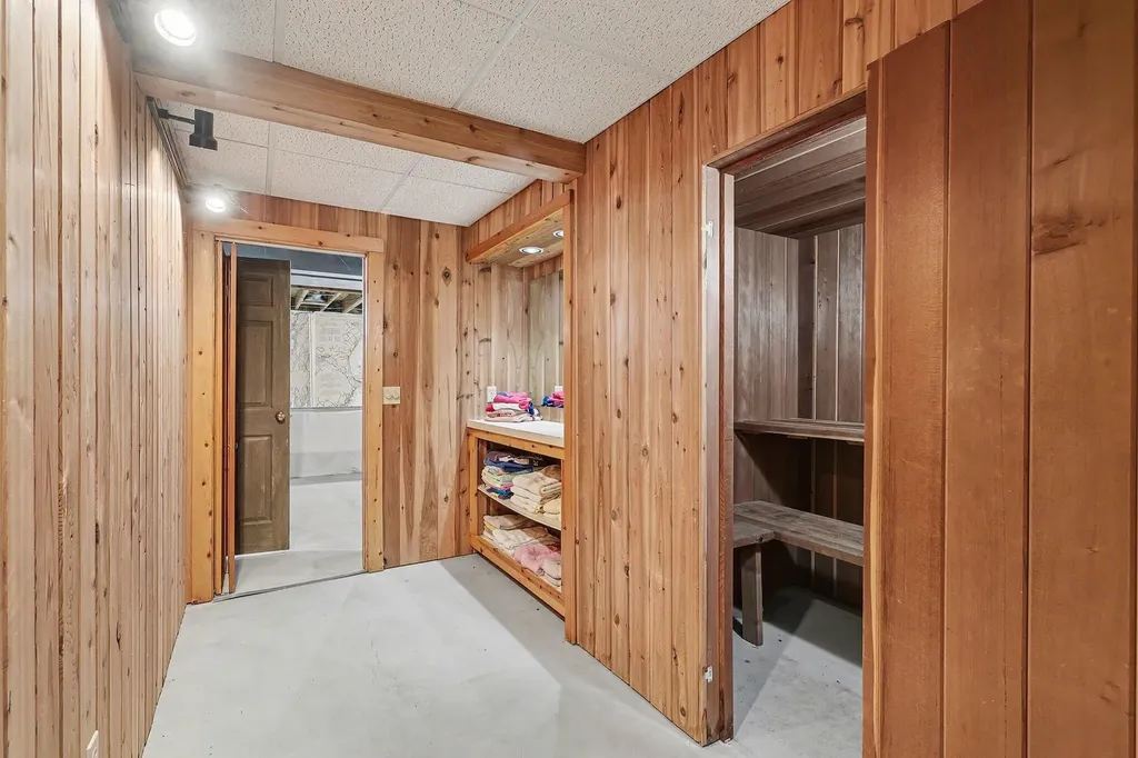 17871 N Fruitport Road Spring Lake Township MI 49456