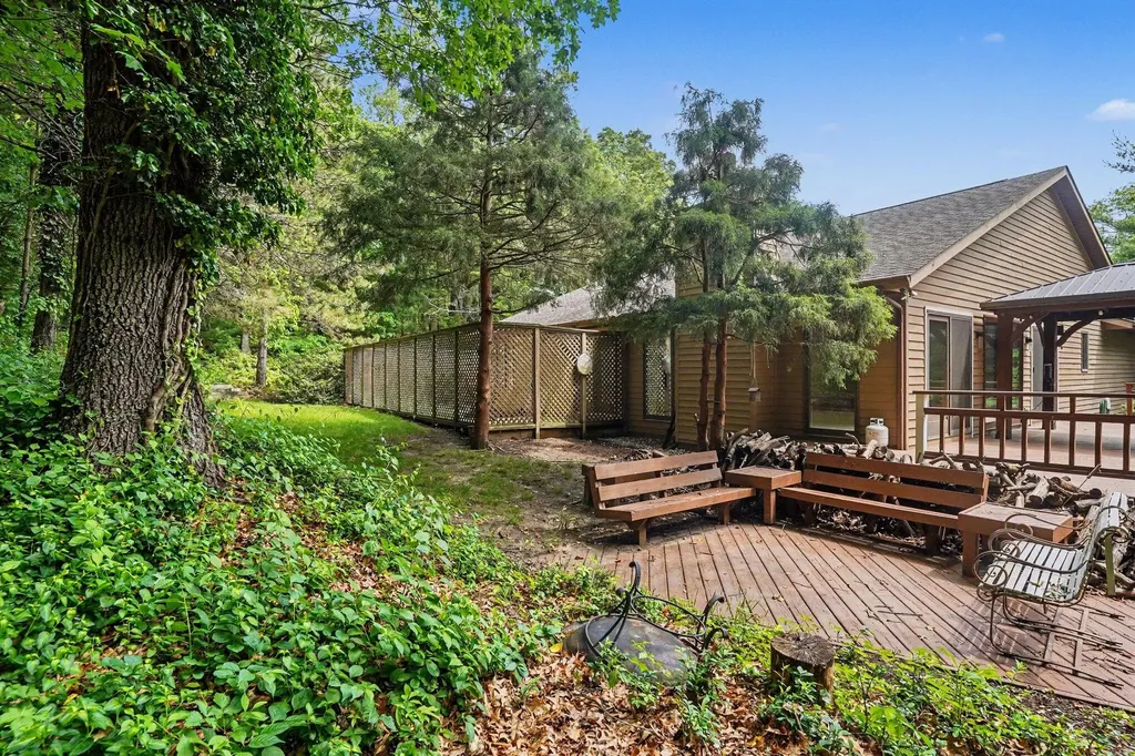 17871 N Fruitport Road Spring Lake Township MI 49456