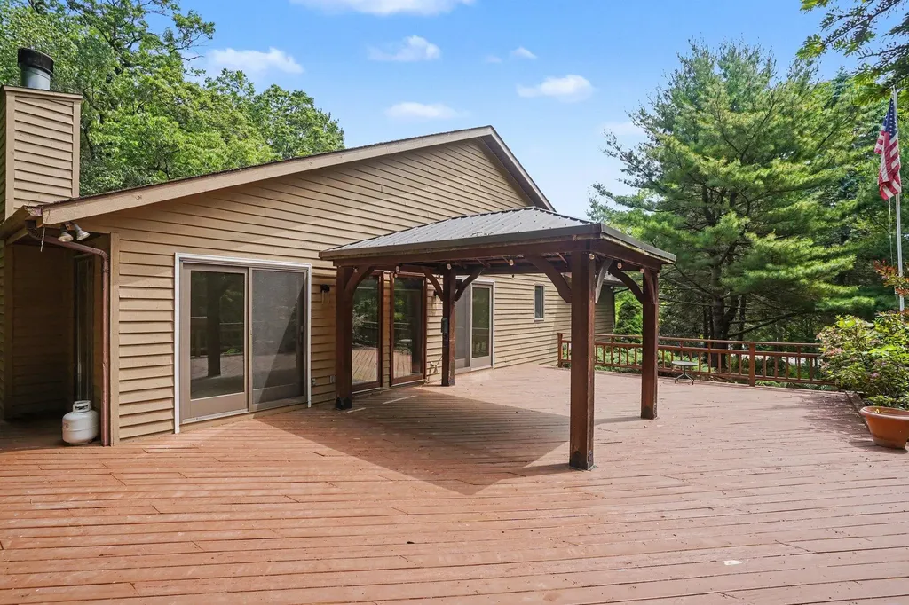 17871 N Fruitport Road Spring Lake Township MI 49456