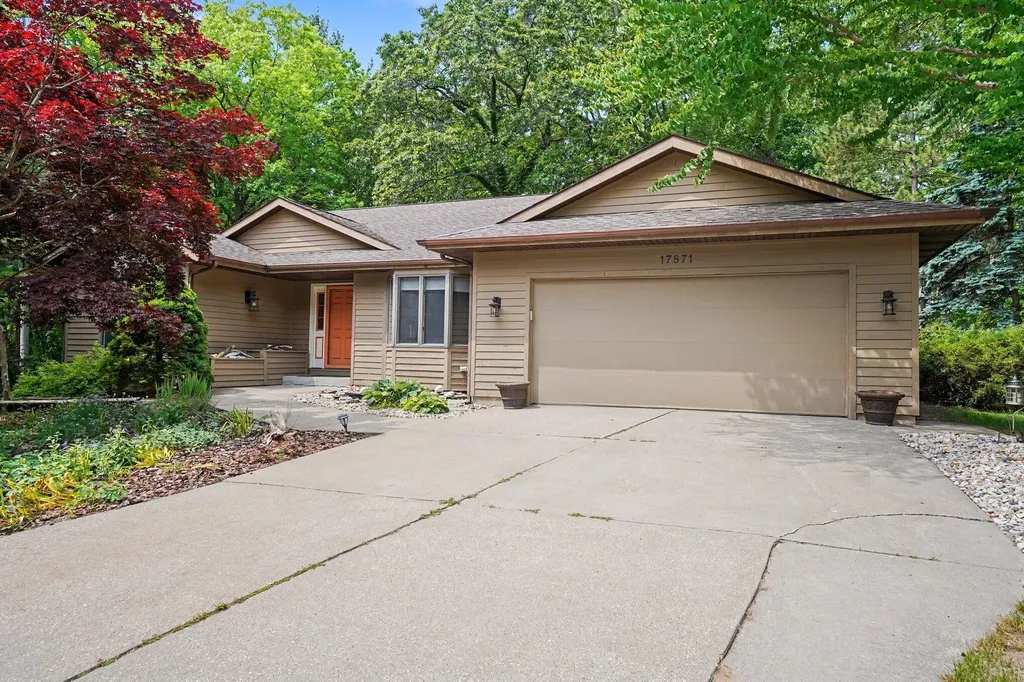 17871 N Fruitport Road Spring Lake Township MI 49456