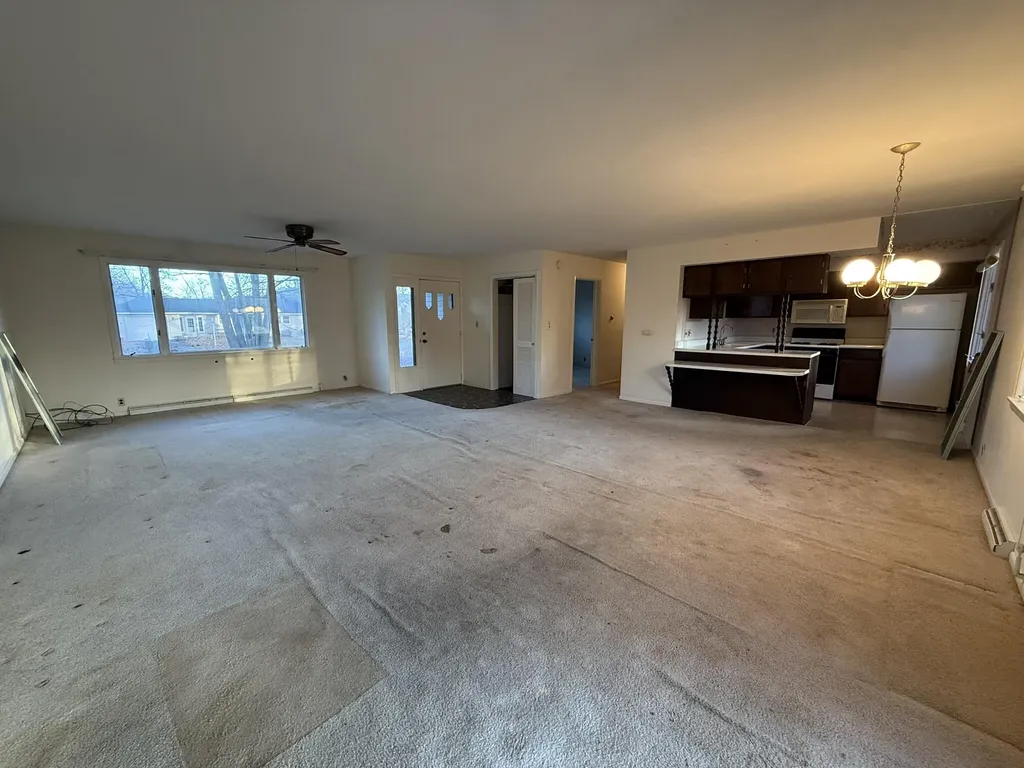 275 S 8th Avenue Fruitport Charter Township MI 49415