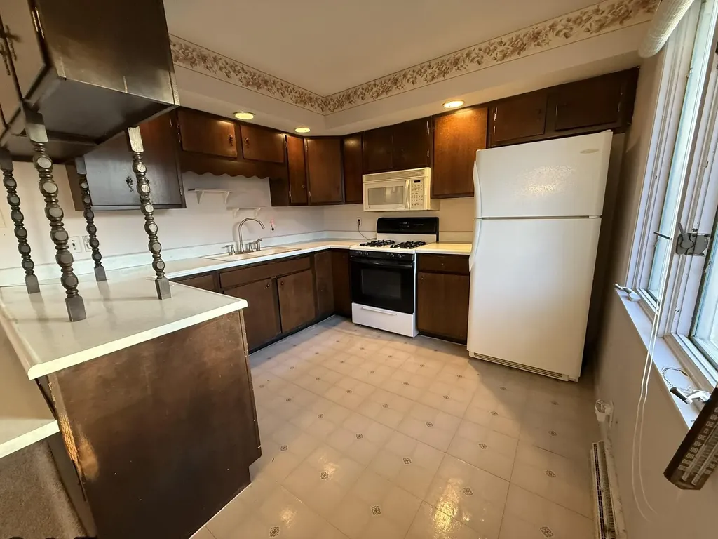 275 S 8th Avenue Fruitport Charter Township MI 49415