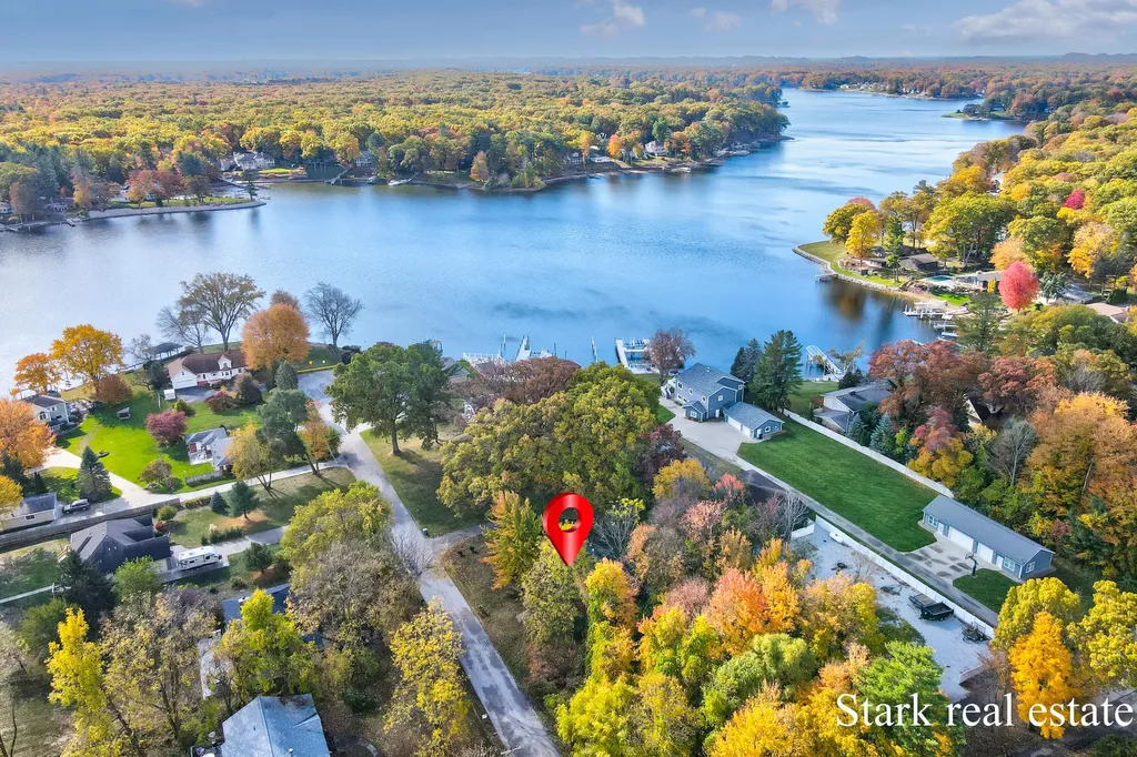 275 S 8th Avenue Fruitport Charter Township MI 49415