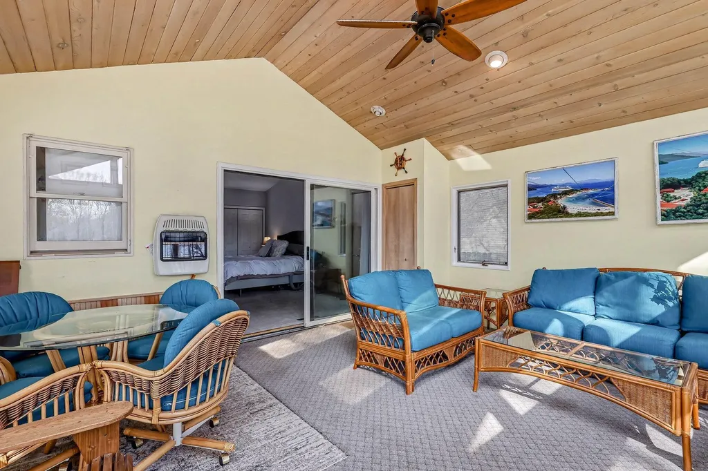 1437 Brookwood Drive Norton Shores City MI 49441