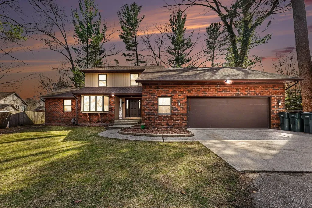1437 Brookwood Drive Norton Shores City MI 49441