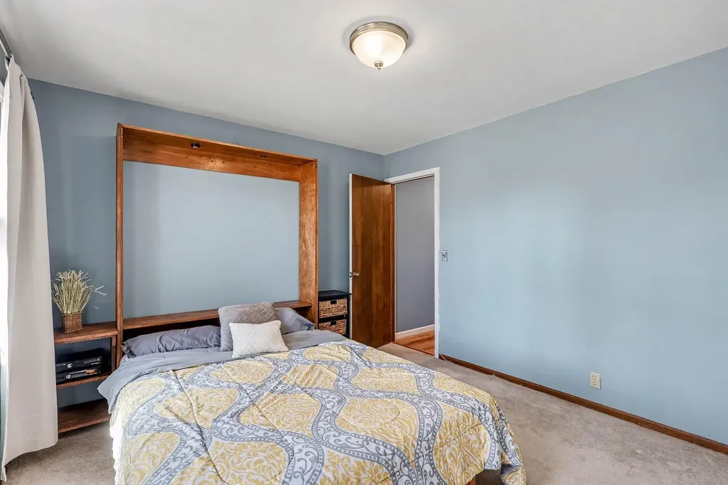 1437 Brookwood Drive Norton Shores City MI 49441
