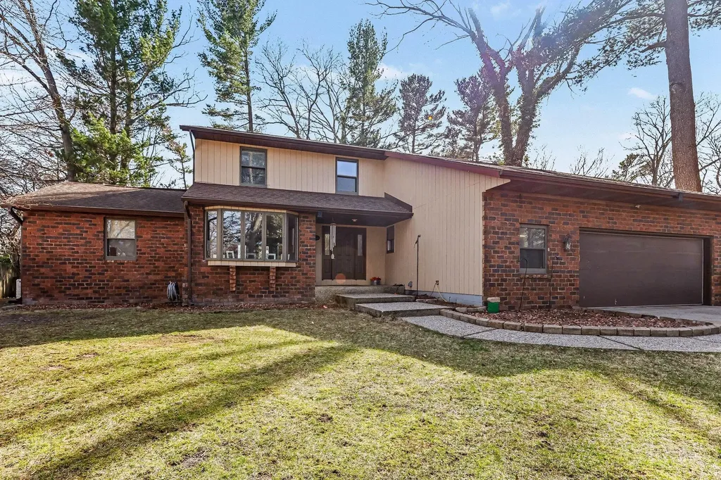 1437 Brookwood Drive Norton Shores City MI 49441