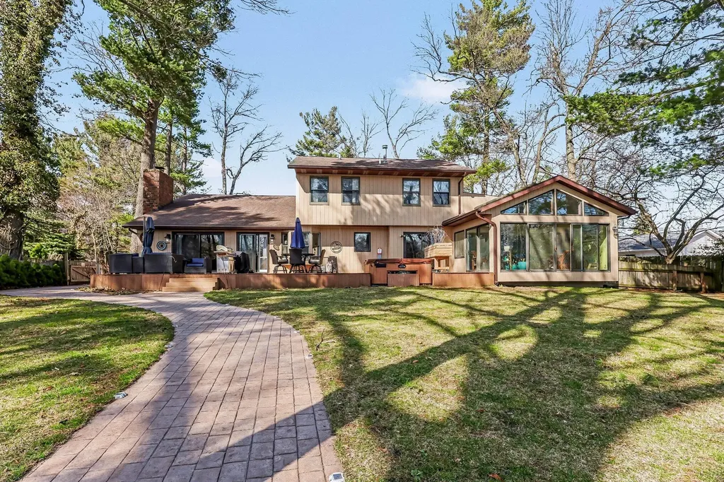 1437 Brookwood Drive Norton Shores City MI 49441