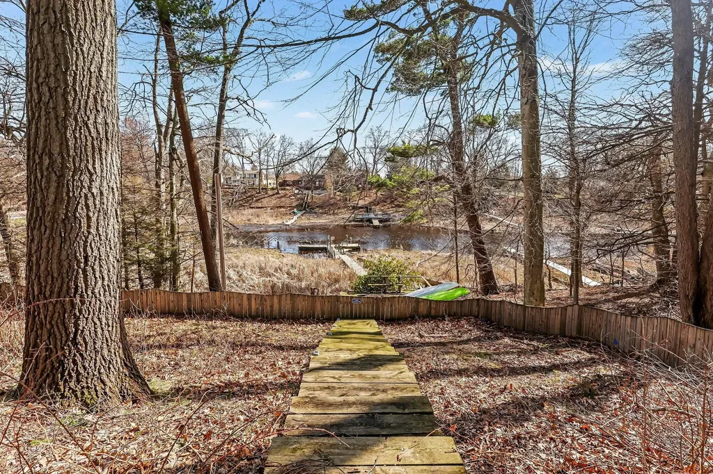 1437 Brookwood Drive Norton Shores City MI 49441