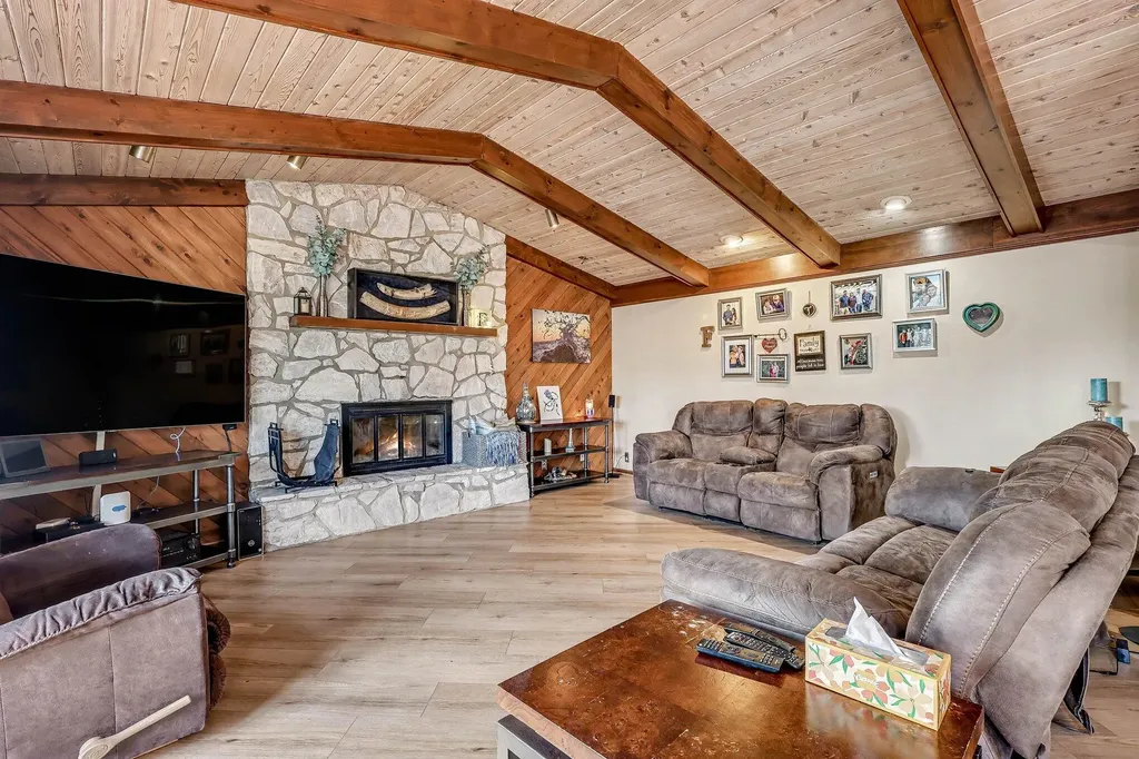 1437 Brookwood Drive Norton Shores City MI 49441