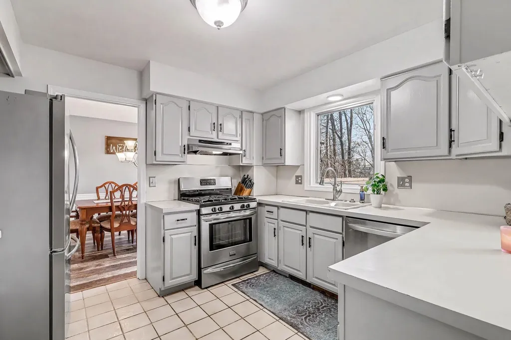 1437 Brookwood Drive Norton Shores City MI 49441