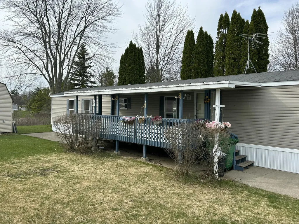 4483 Ilium Lane Walker City MI 49534