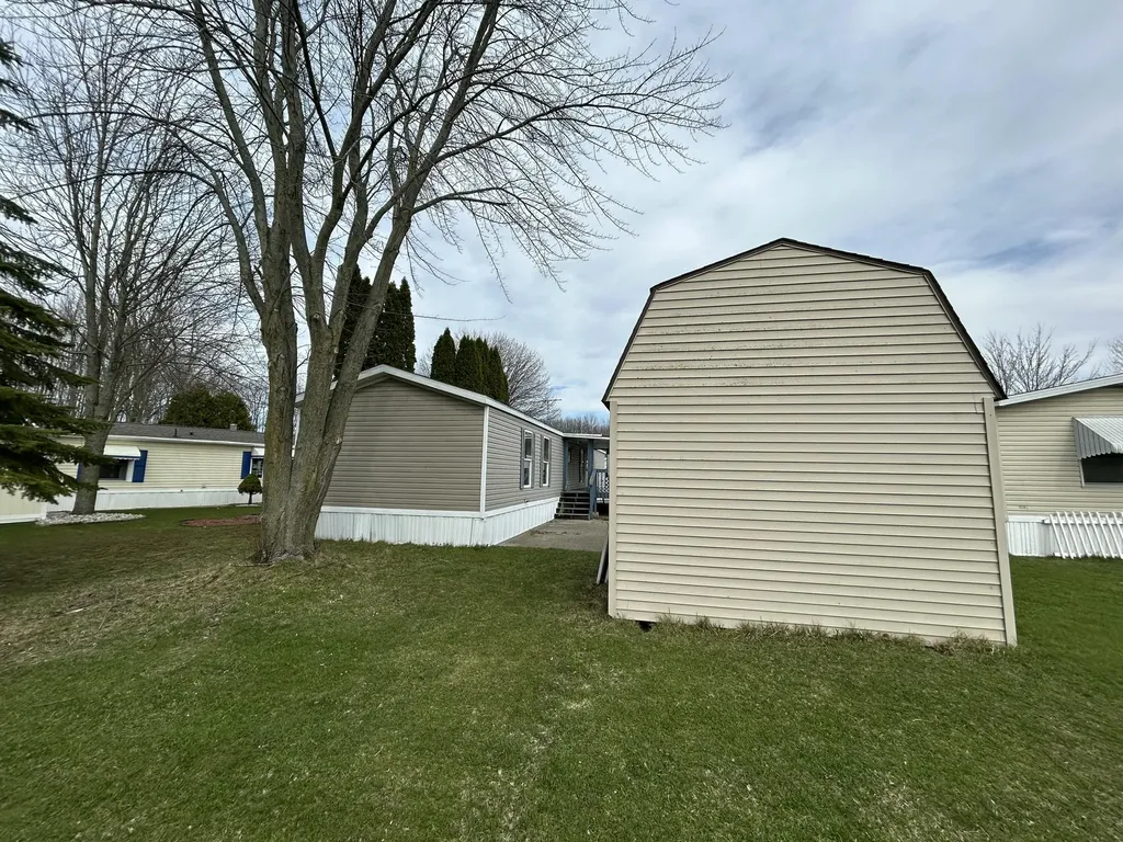 4483 Ilium Lane Walker City MI 49534