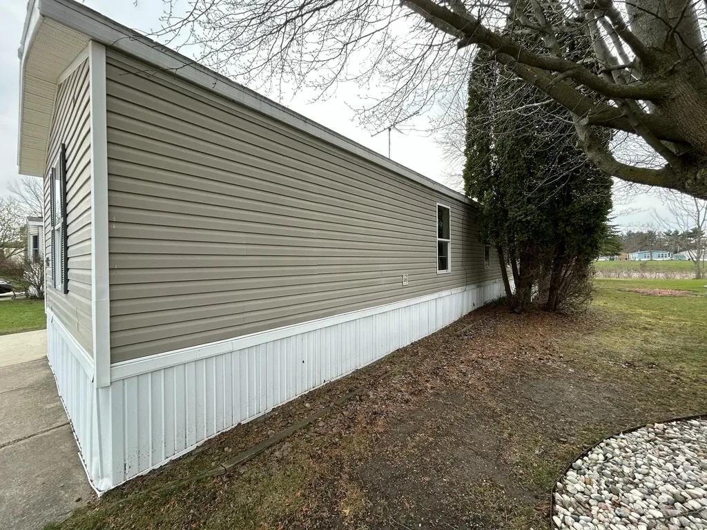 4483 Ilium Lane Walker City MI 49534