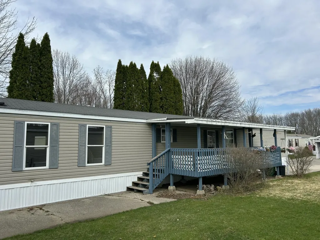 4483 Ilium Lane Walker City MI 49534