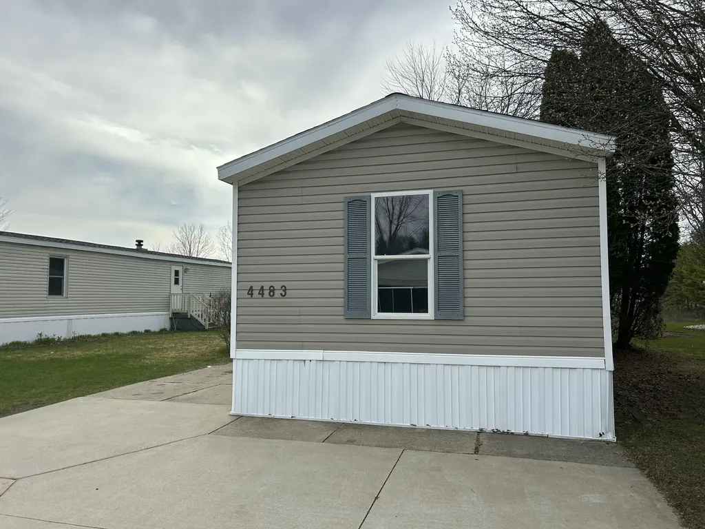 4483 Ilium Lane Walker City MI 49534