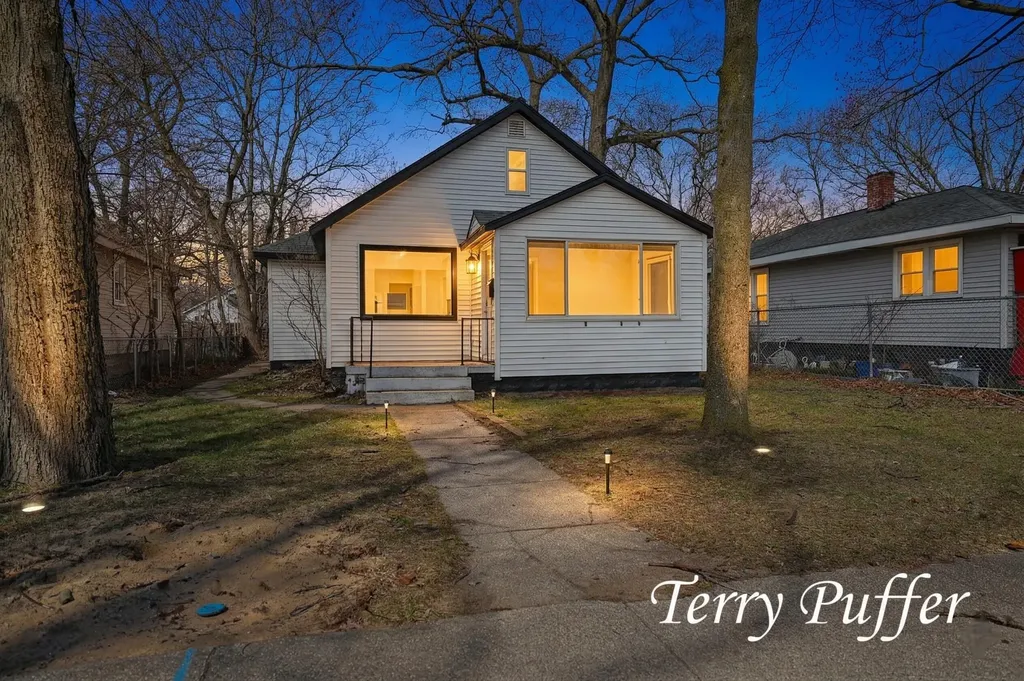 2913 Howden Street Muskegon Heights City MI 49444