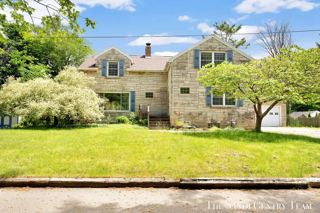 15008 Lakeshore Drive Grand Haven Charter Township MI 49417