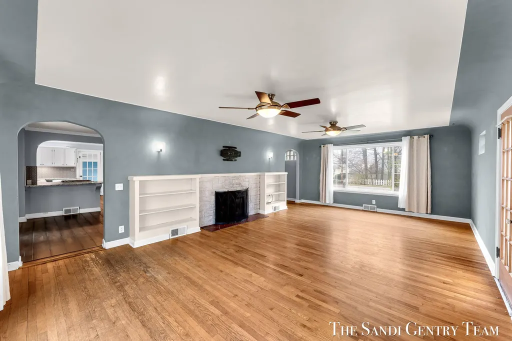 15008 Lakeshore Drive Grand Haven Charter Township MI 49417