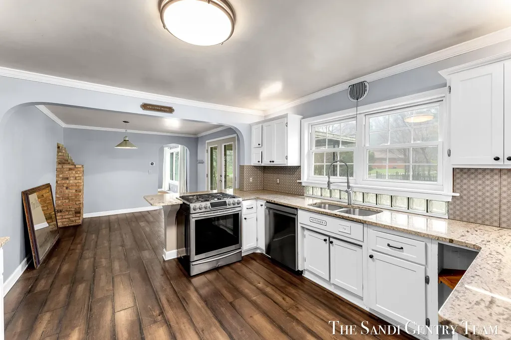 15008 Lakeshore Drive Grand Haven Charter Township MI 49417