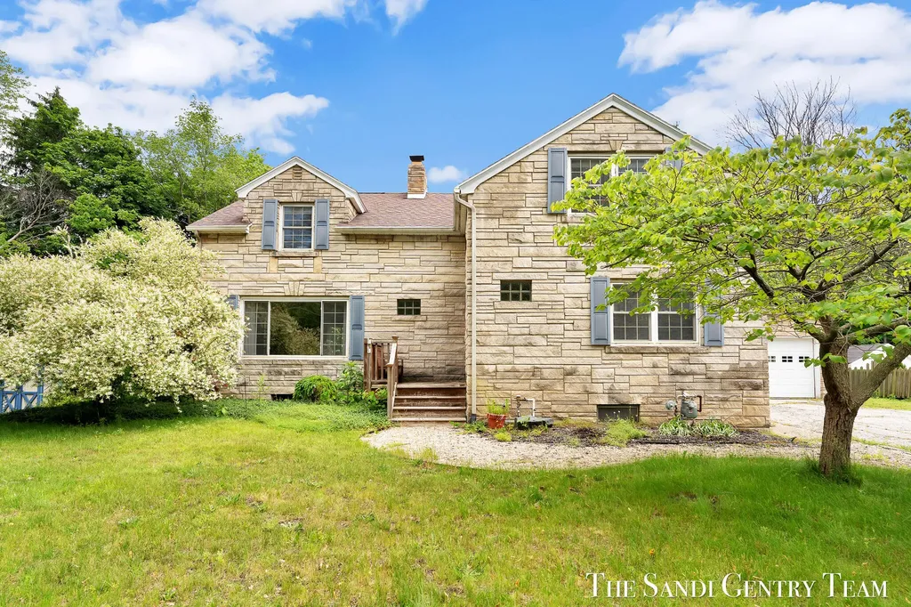 15008 Lakeshore Drive Grand Haven Charter Township MI 49417