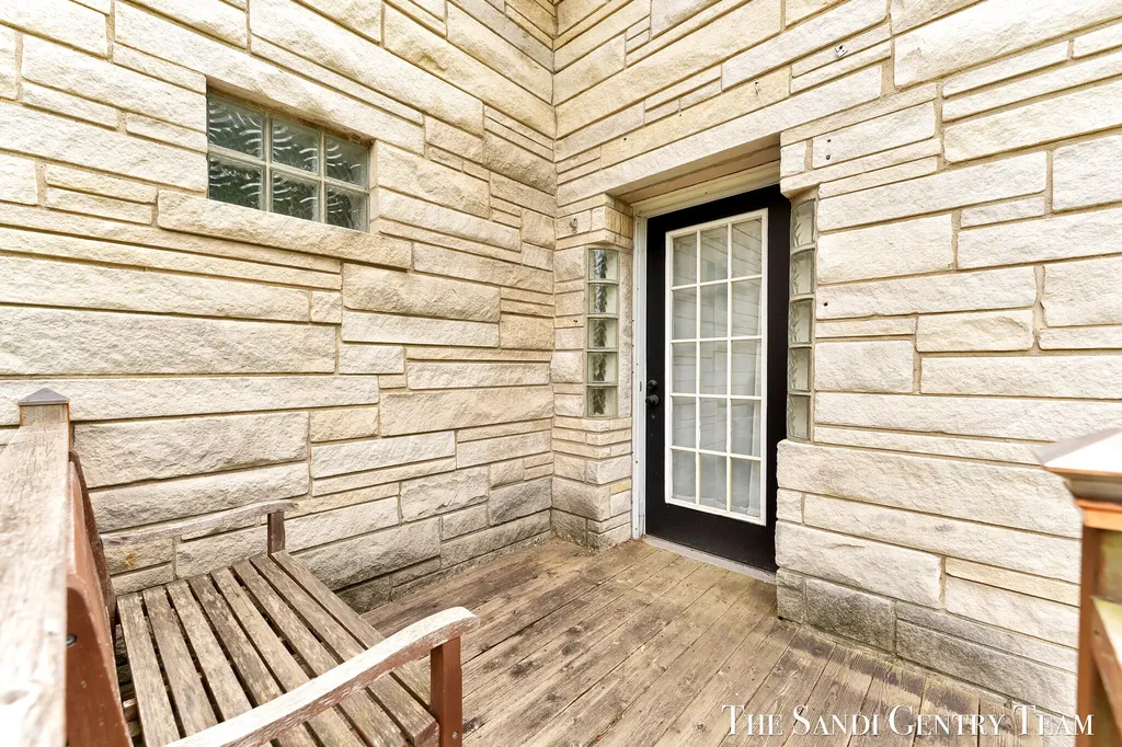 15008 Lakeshore Drive Grand Haven Charter Township MI 49417