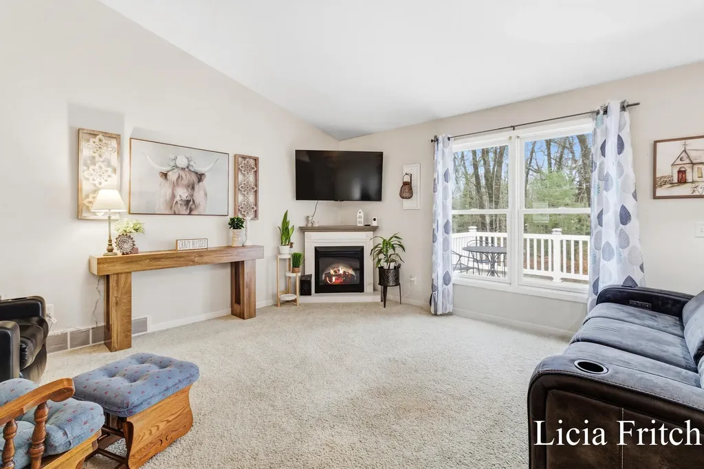 1527 W Addison Way Laketon Township MI 49445