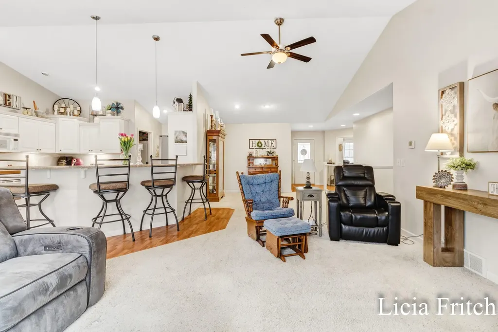 1527 W Addison Way Laketon Township MI 49445